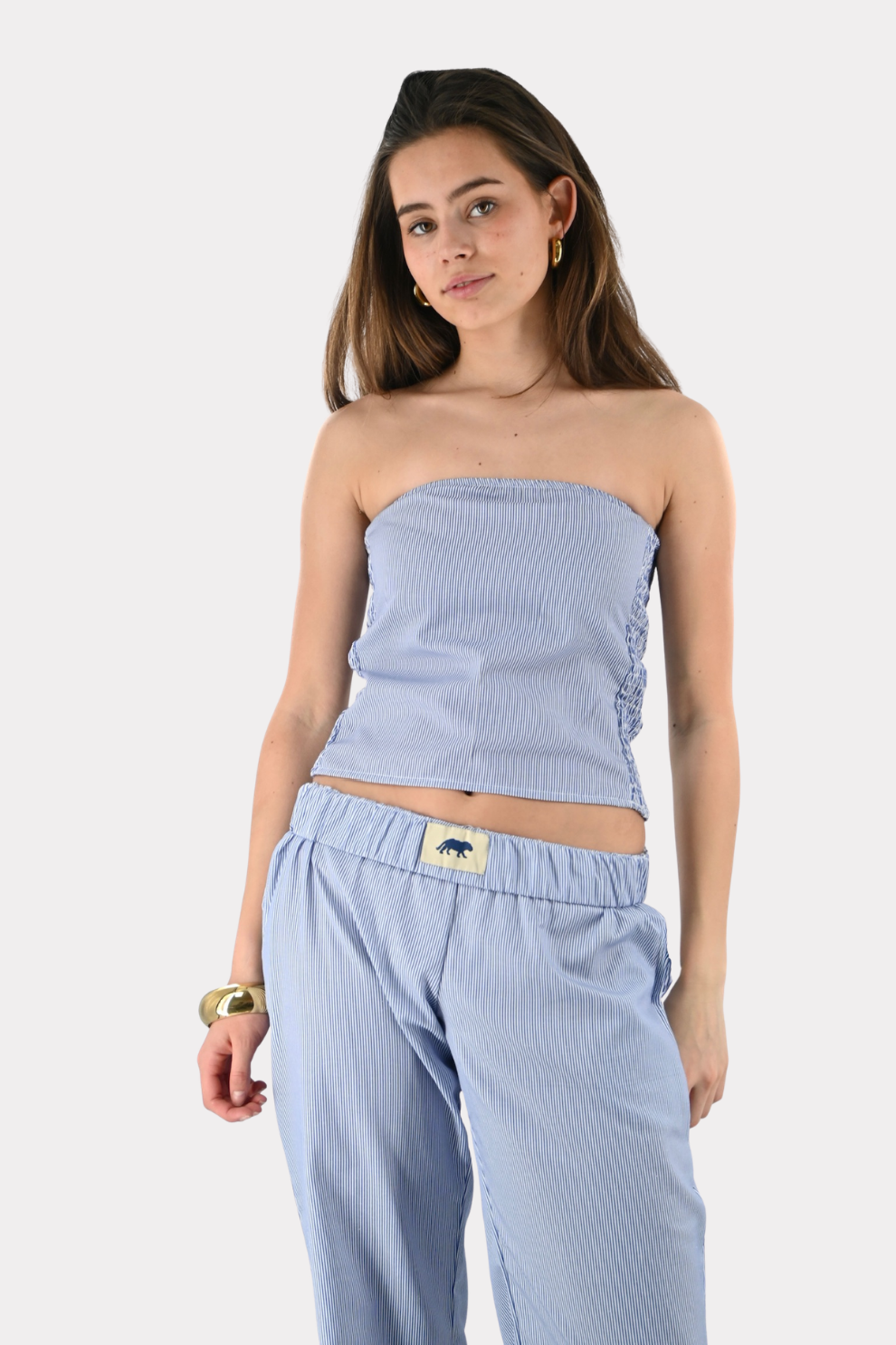 [photo_size]Lot is 1.74m lang en draagt maat S/M.