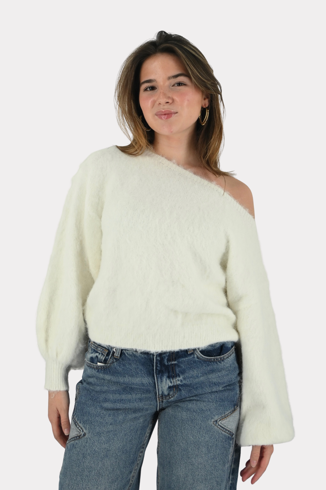 Maira-off-shoulder-knit-white-fashiontiger-2