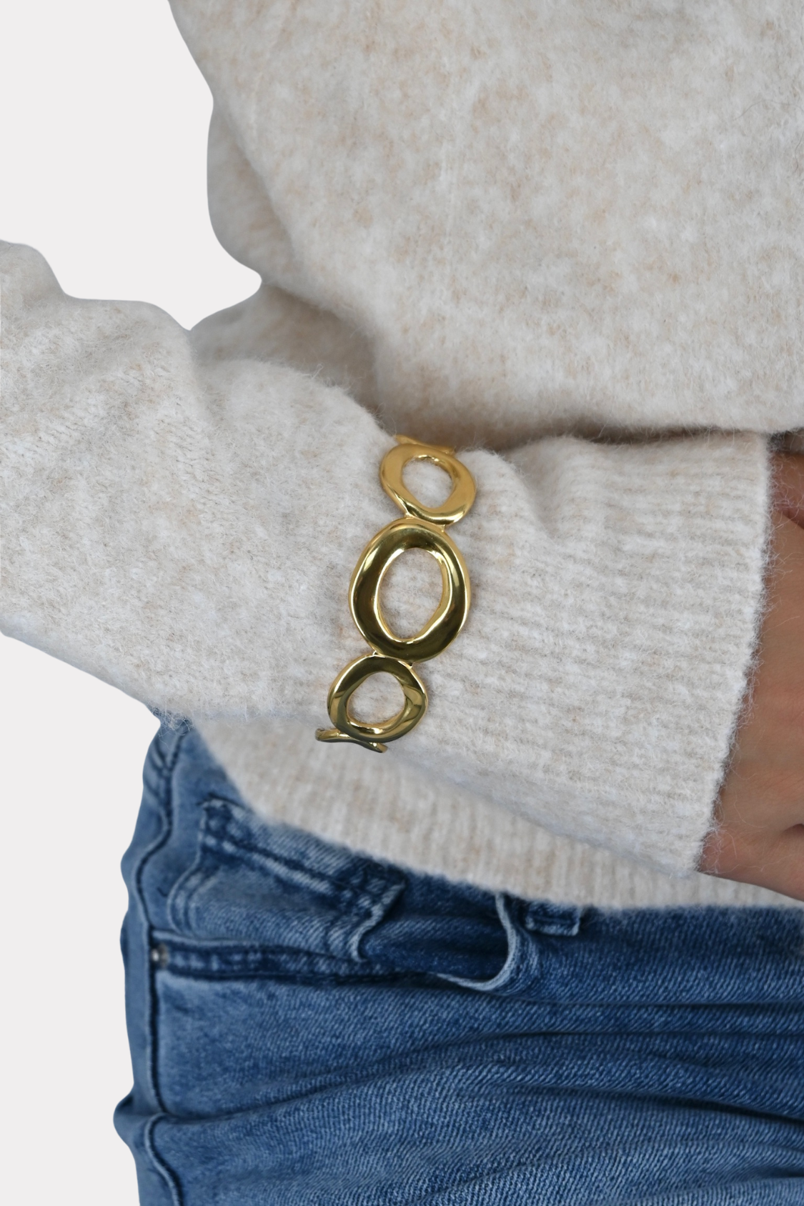 Open-glow-bracelet-gold-fashiontiger