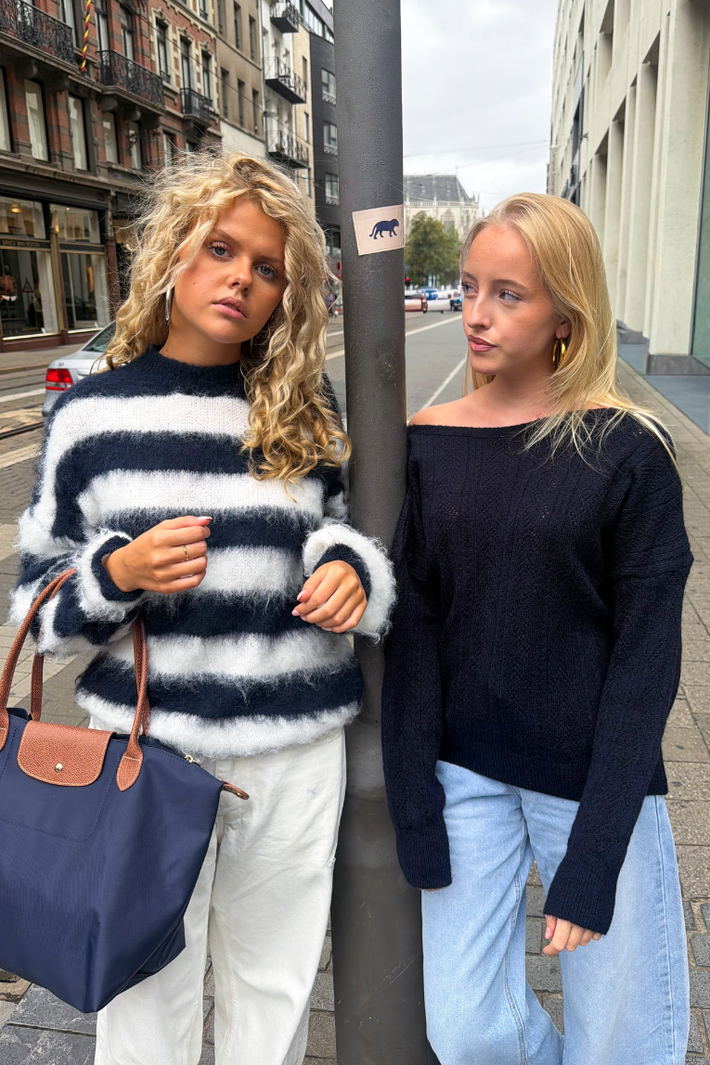 Lola off shoulder knit - navy
