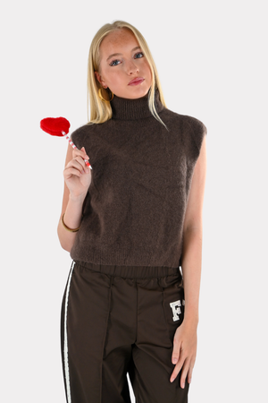 Gemütlicher Strickpullover mit hohem Kragen - Braun