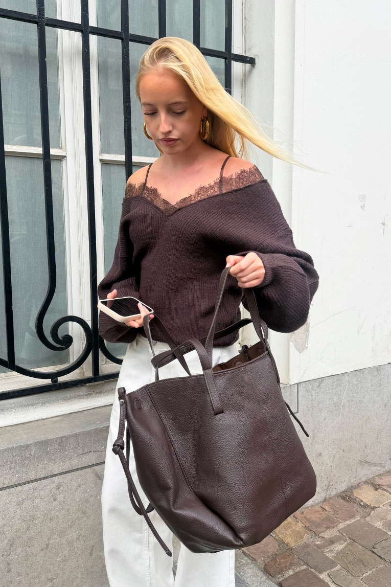 Schulterfreier Spitzenpullover - braun