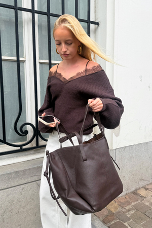 Off the shoulder lace knit - bruin