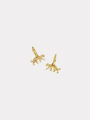 Go get them tiger earrings - goud