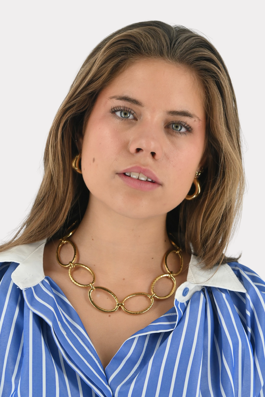 Oval-loops-necklace-gold-fashiontiger-1