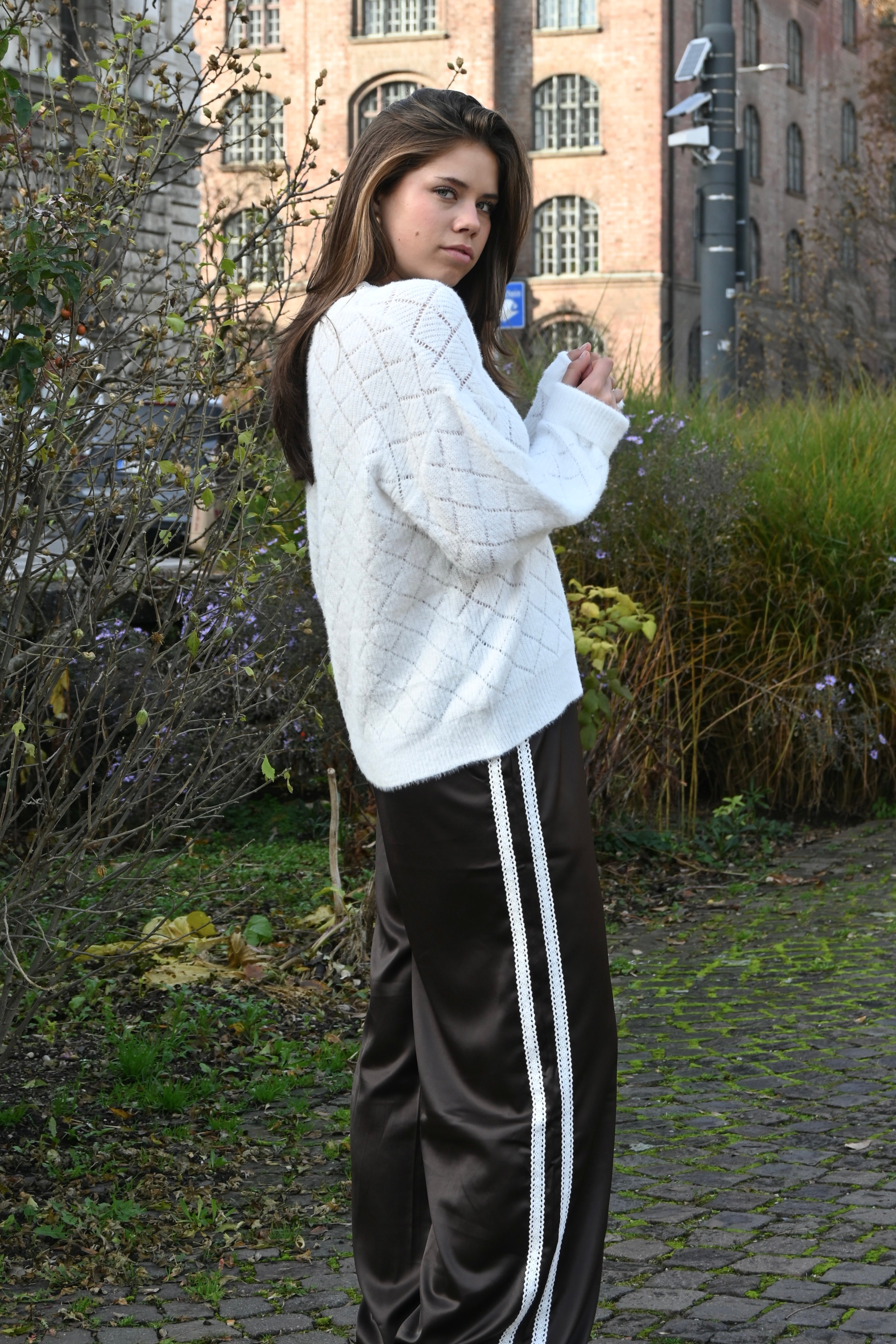 Rosie-cardigan-white-fashiontiger-2