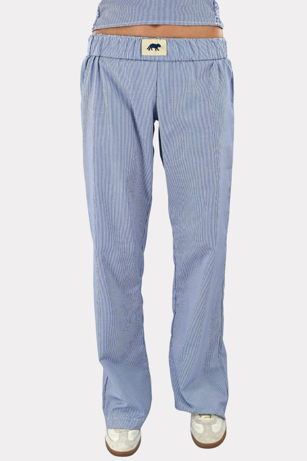 [photo_size]Lot is 1.74m lang en draagt maat S/M.