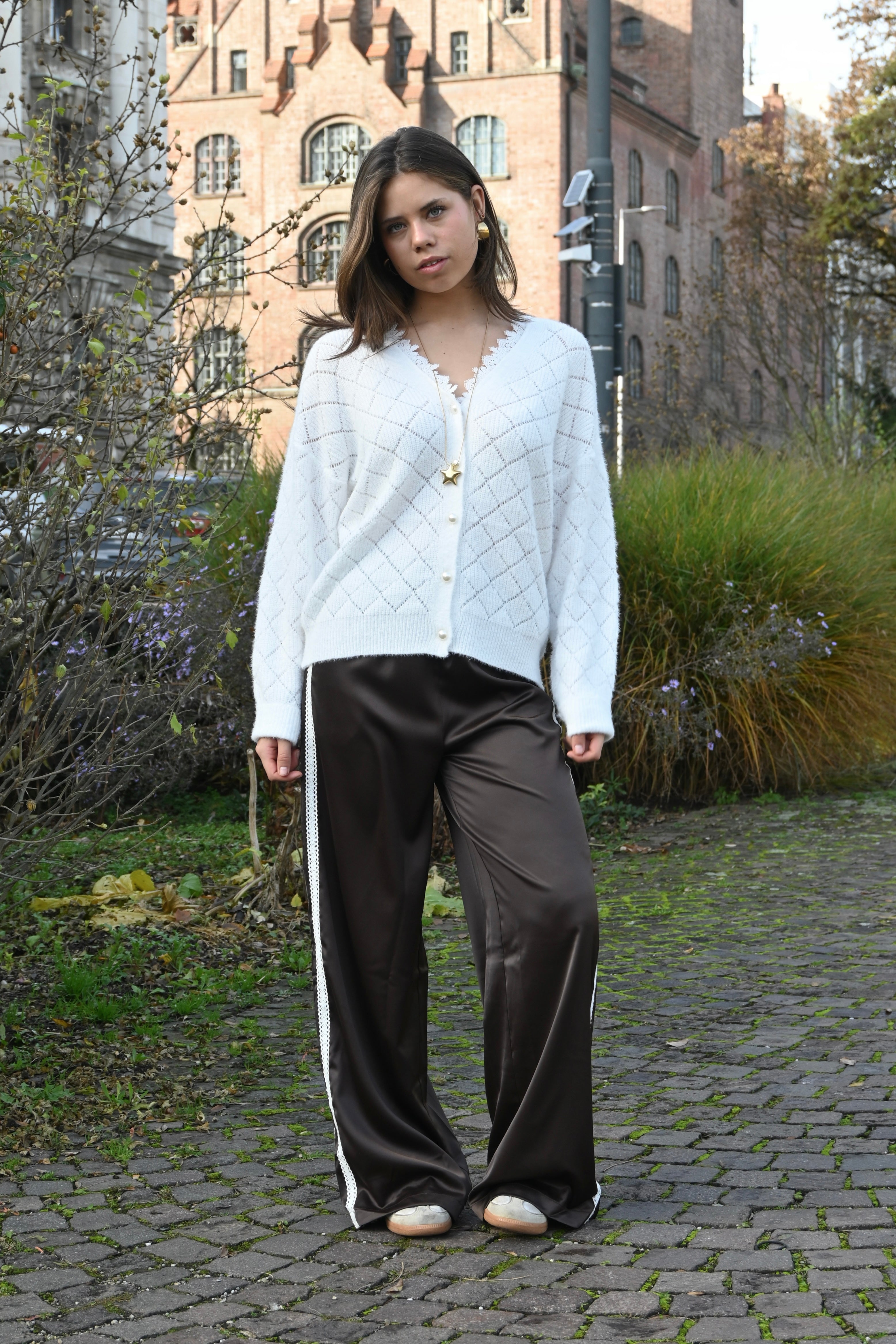 Rosie-cardigan-white-fashiontiger-1