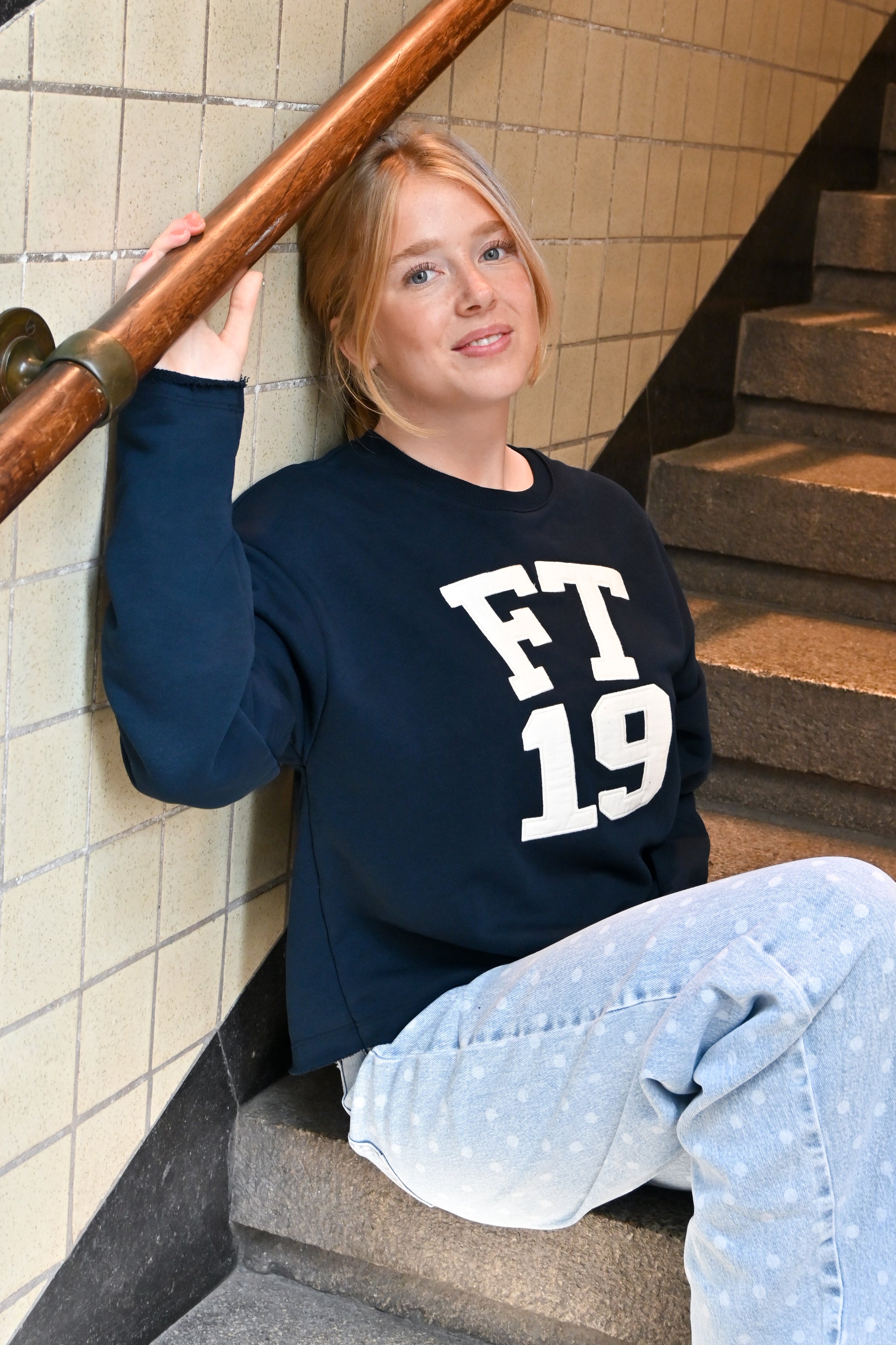 College sweater - navy - Fashiontiger 2