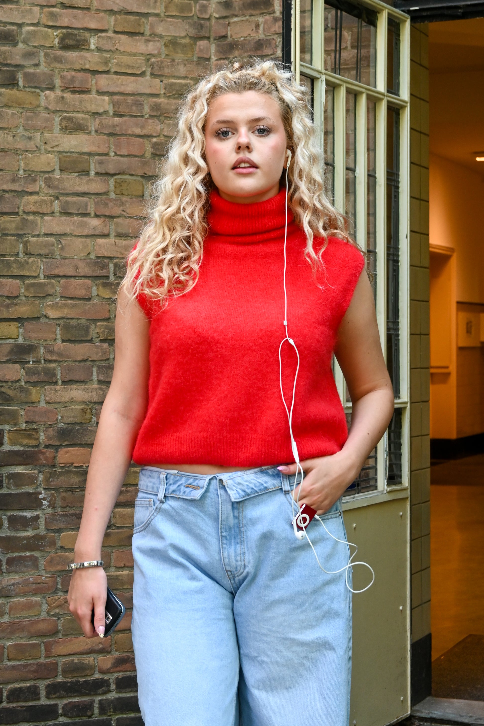 [photo_size]Lily is 1.70m tall and wears one-size.
