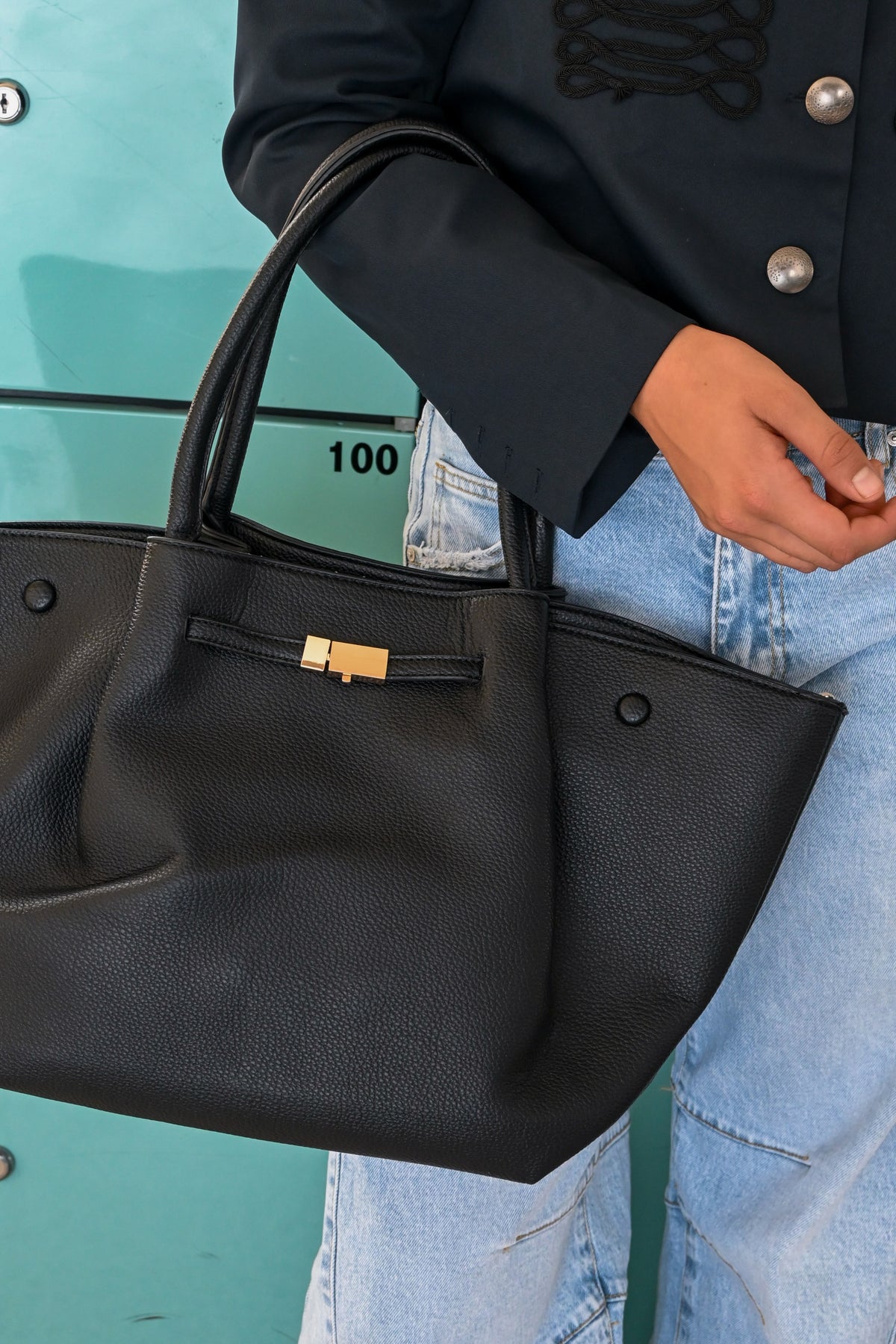 Essential bag - black