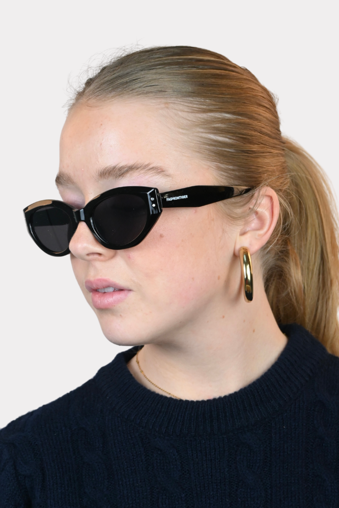 Fashionista_sunnies_black_fashiontiger_2