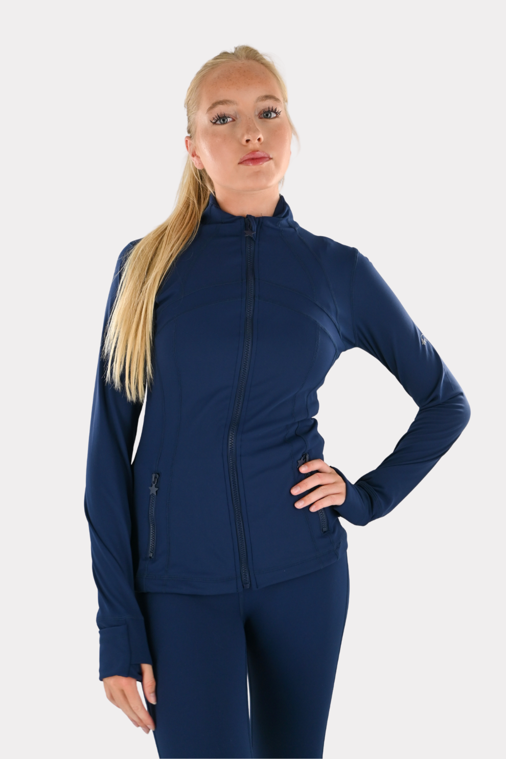 [photo_size]Milou mesure 1.66m et porte une taille S/M.[/photo_size]