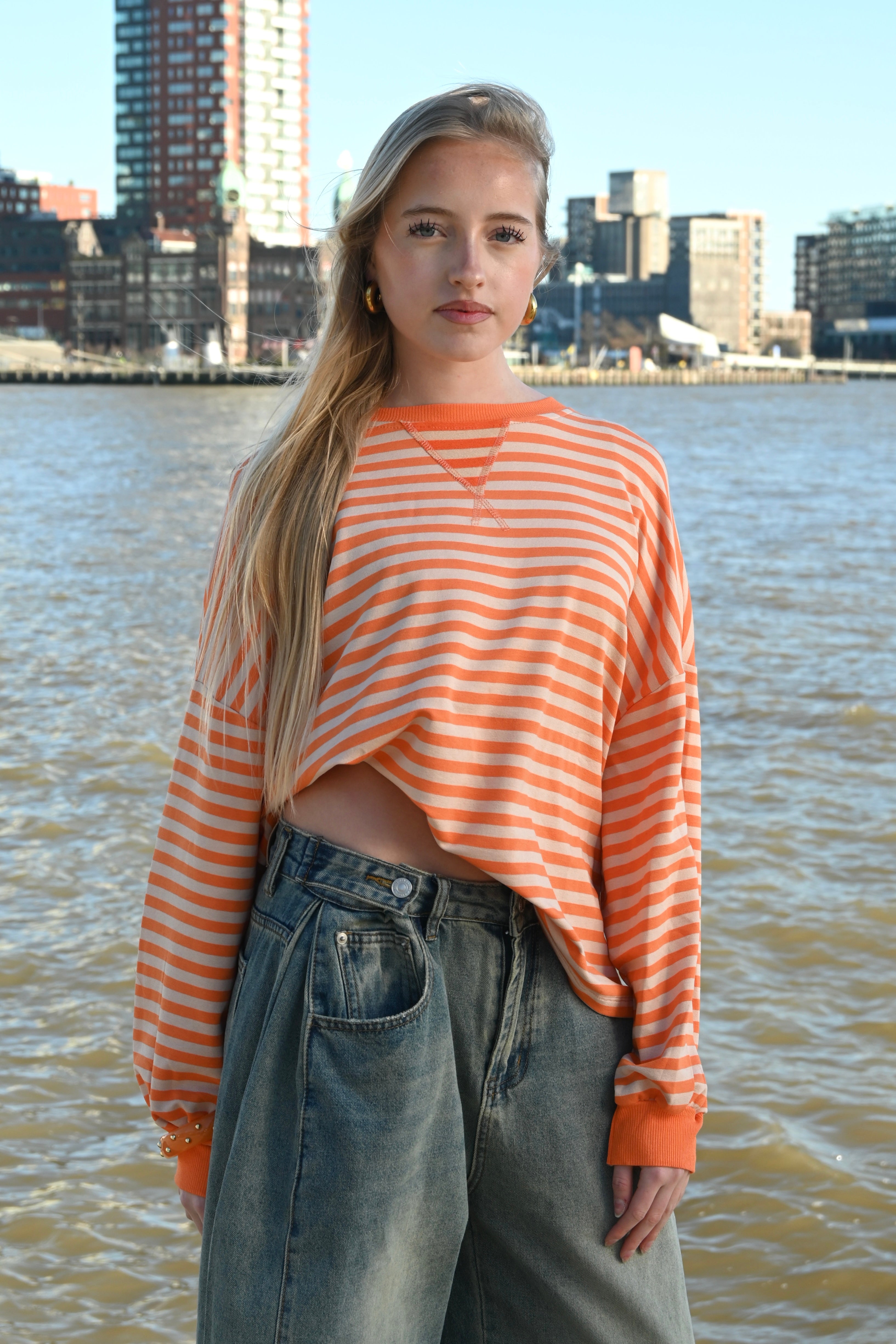 Lore t-shirt long sleeve striped - oranje - Fashiontiger 4