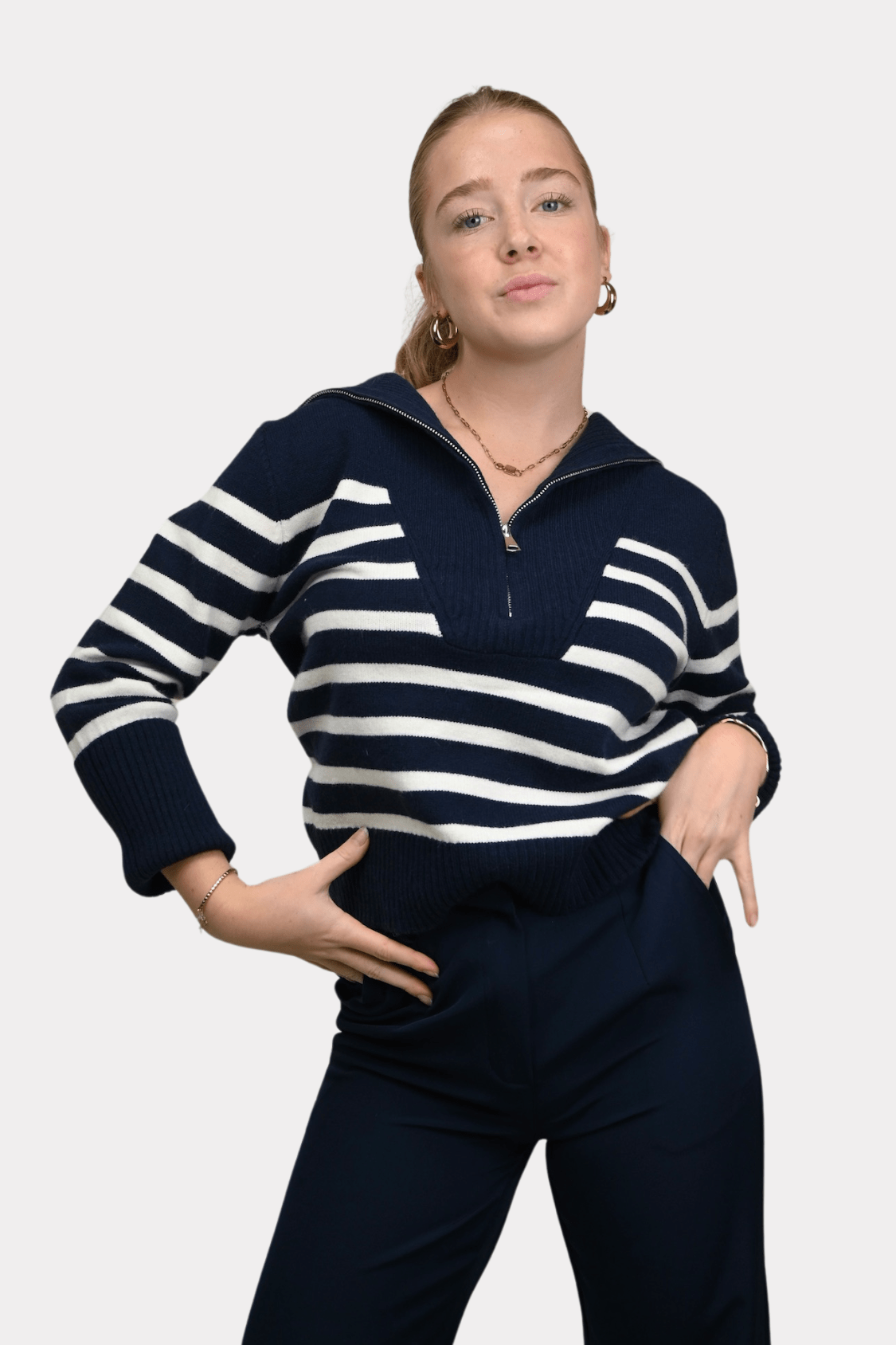 Lund knit striped navy 2