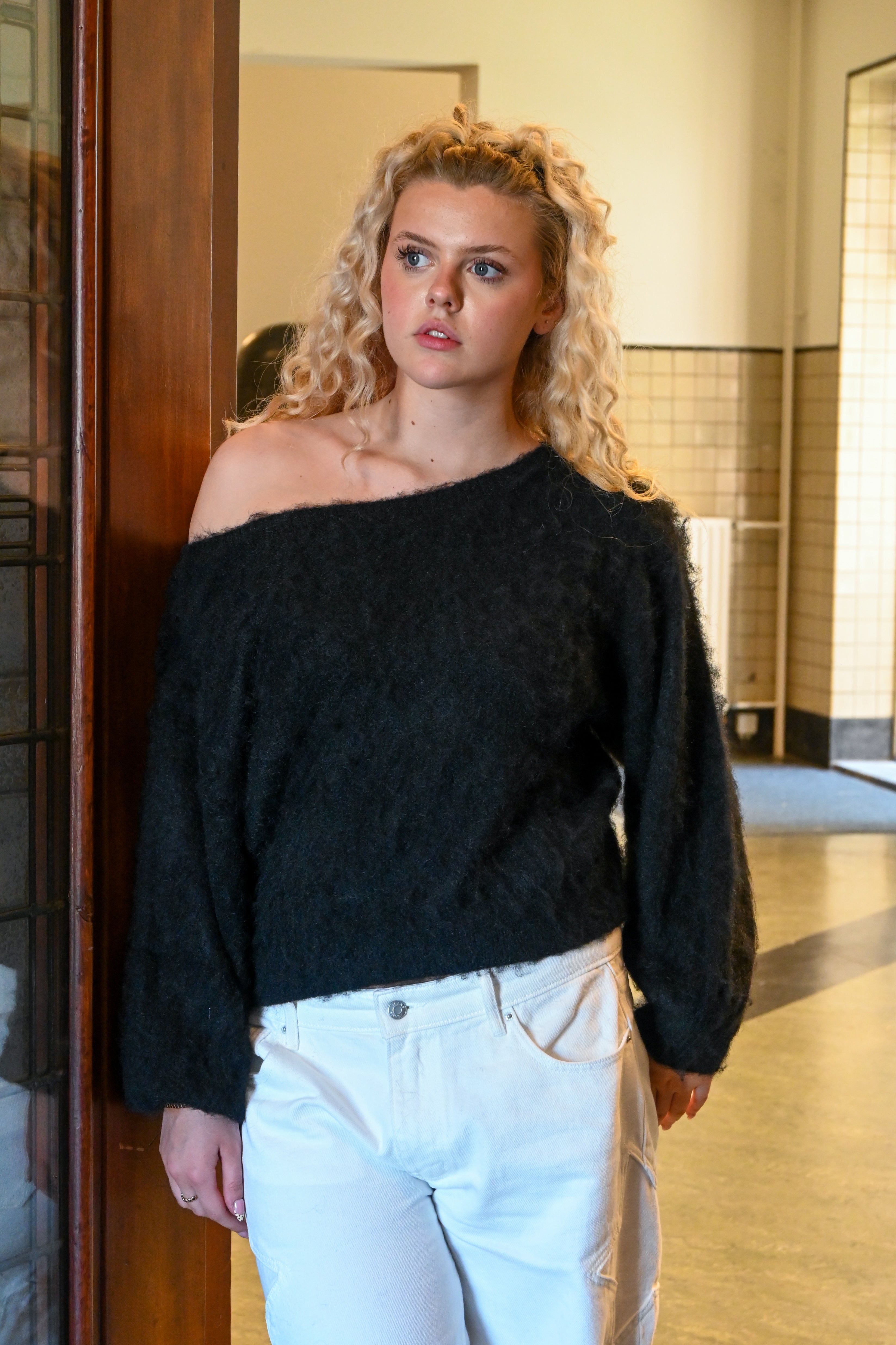 Maira off shoulder knit - zwart - Fashiontiger 3