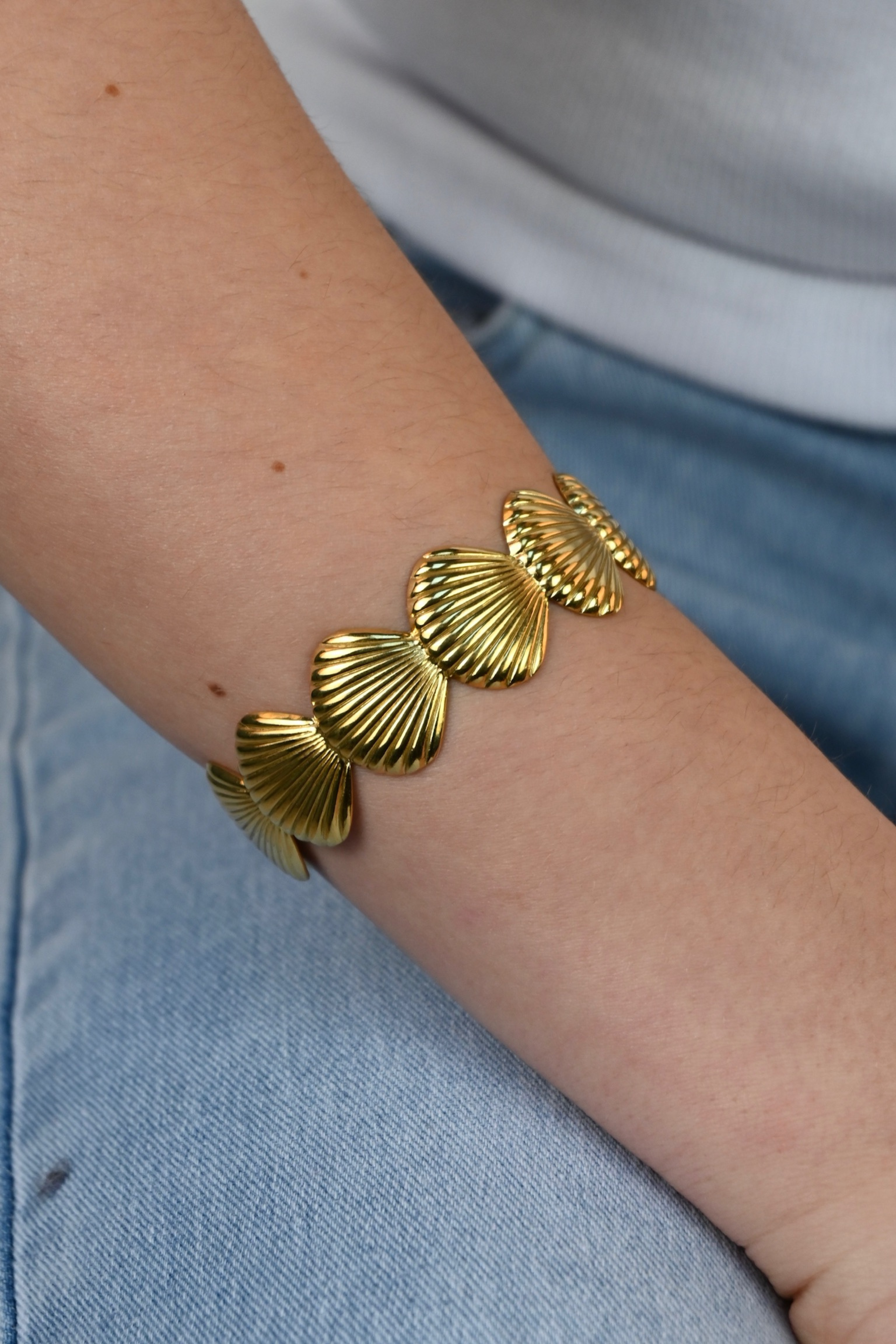 shell_bracelet_gold_fashiontiger-1